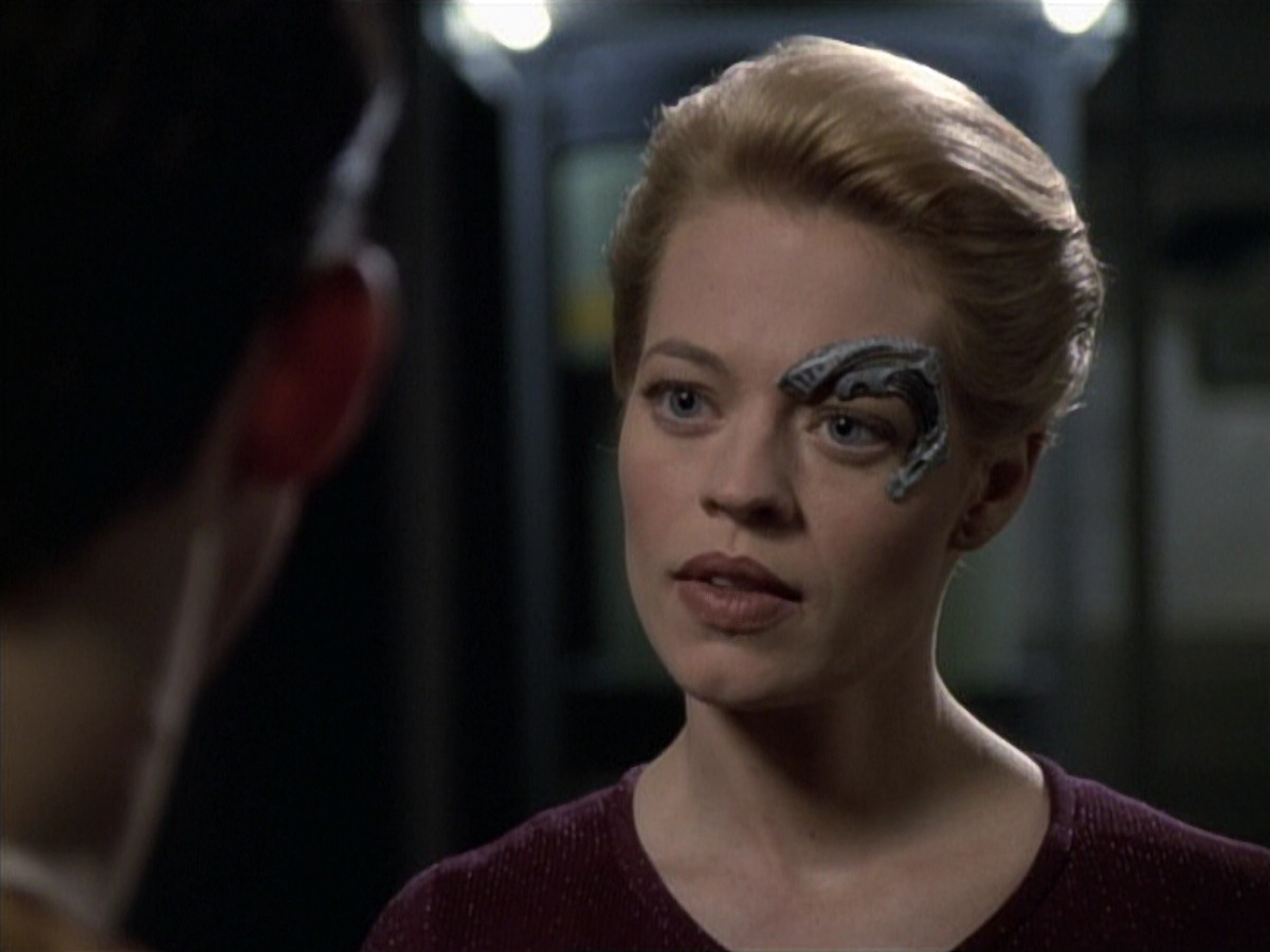 extant_StarTrek_VOY_6x19-ChildsPlay_00700.jpg