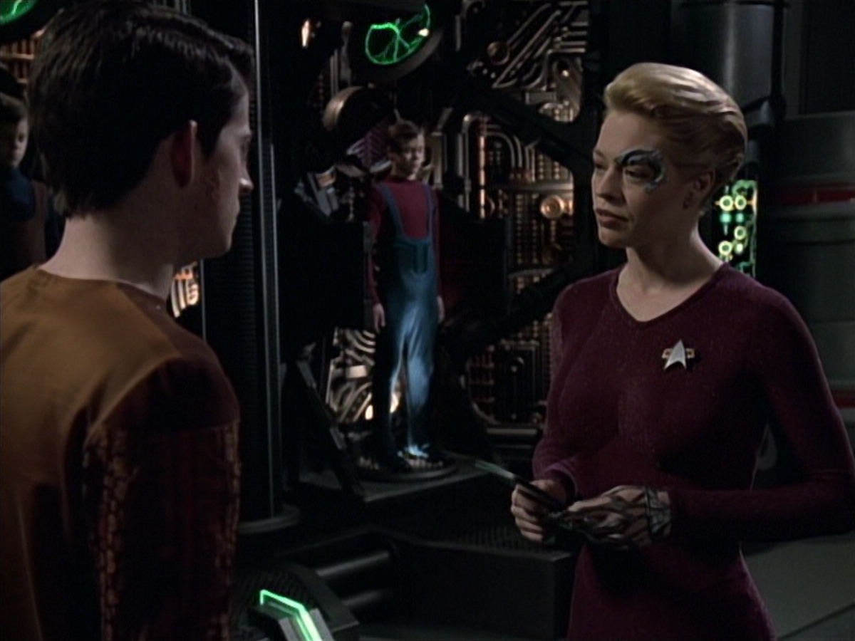 extant_StarTrek_VOY_6x19-ChildsPlay_00722.jpg