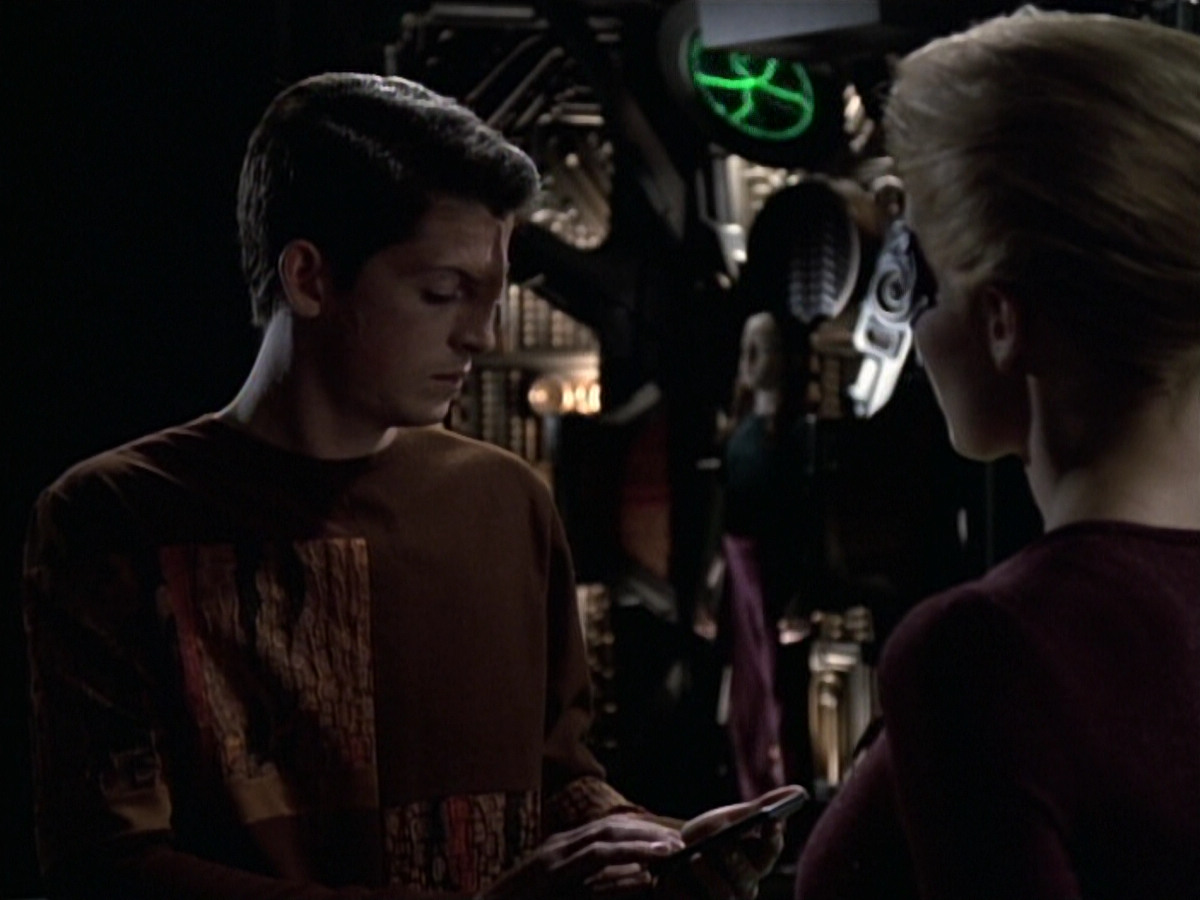 extant_StarTrek_VOY_6x19-ChildsPlay_00732.jpg