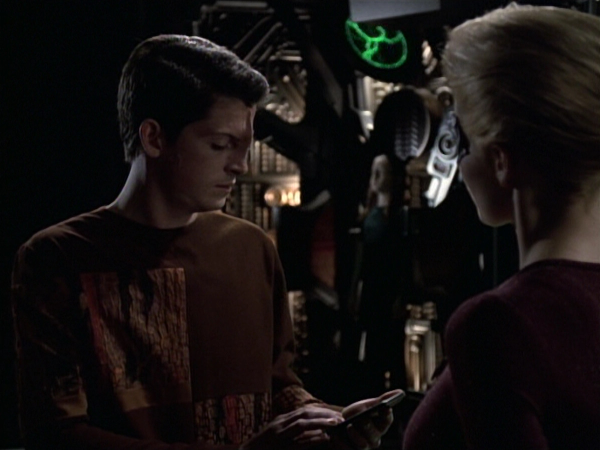 extant_StarTrek_VOY_6x19-ChildsPlay_00734.jpg