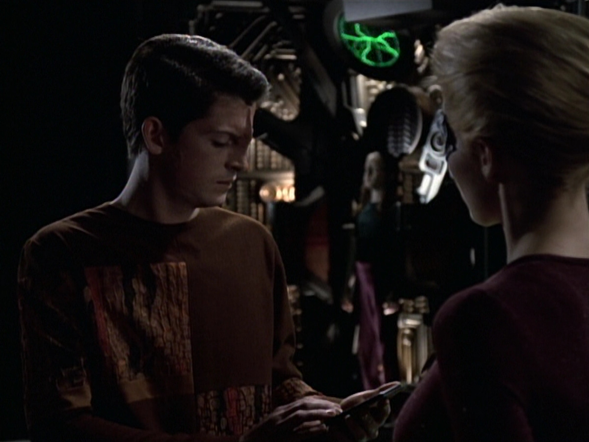 extant_StarTrek_VOY_6x19-ChildsPlay_00735.jpg