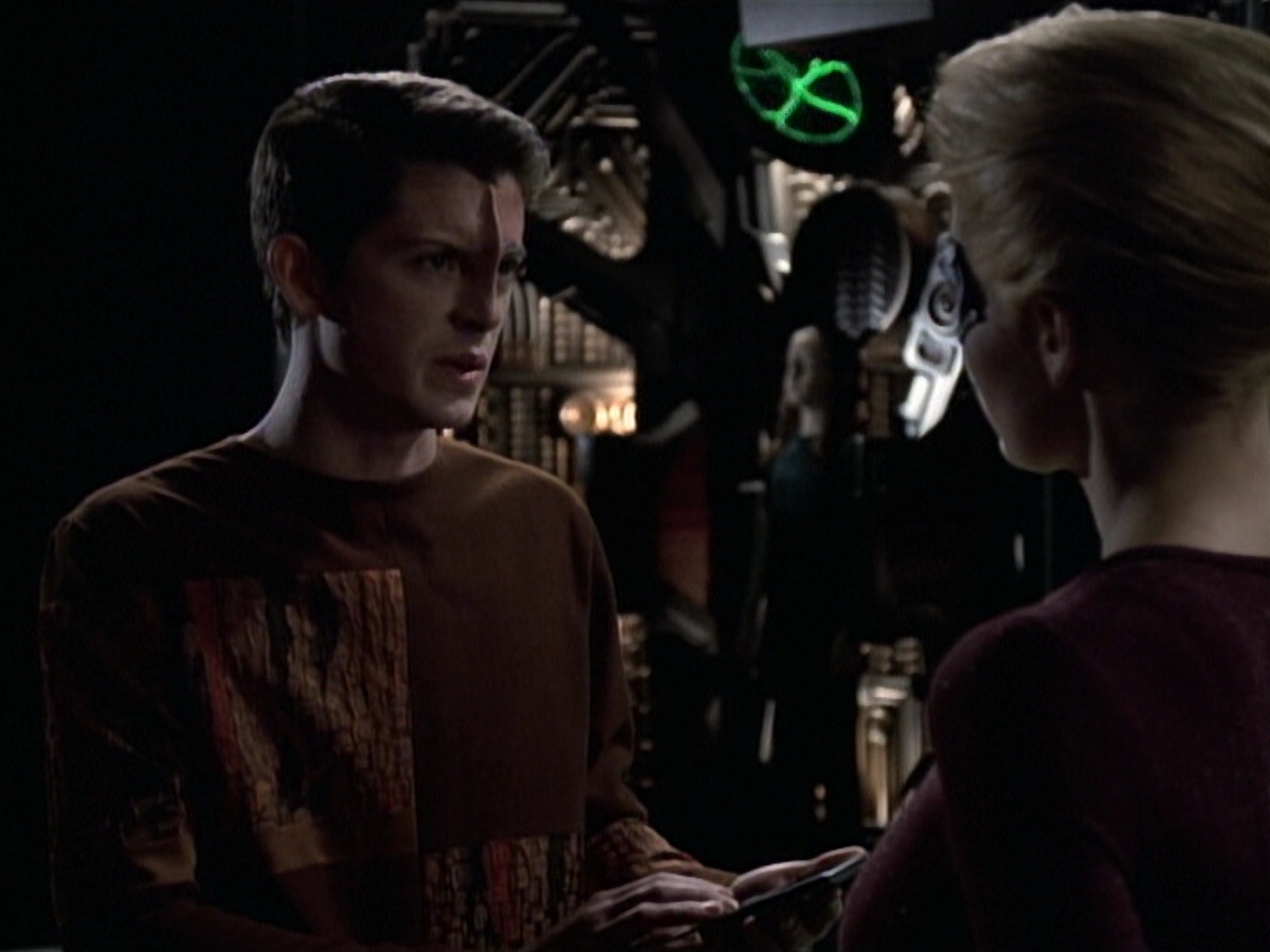 extant_StarTrek_VOY_6x19-ChildsPlay_00739.jpg