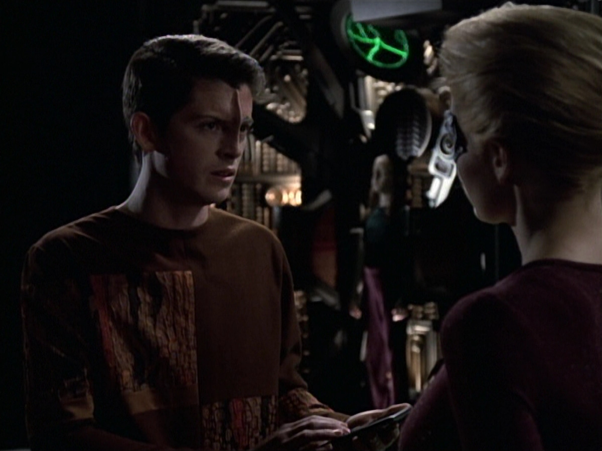 extant_StarTrek_VOY_6x19-ChildsPlay_00740.jpg