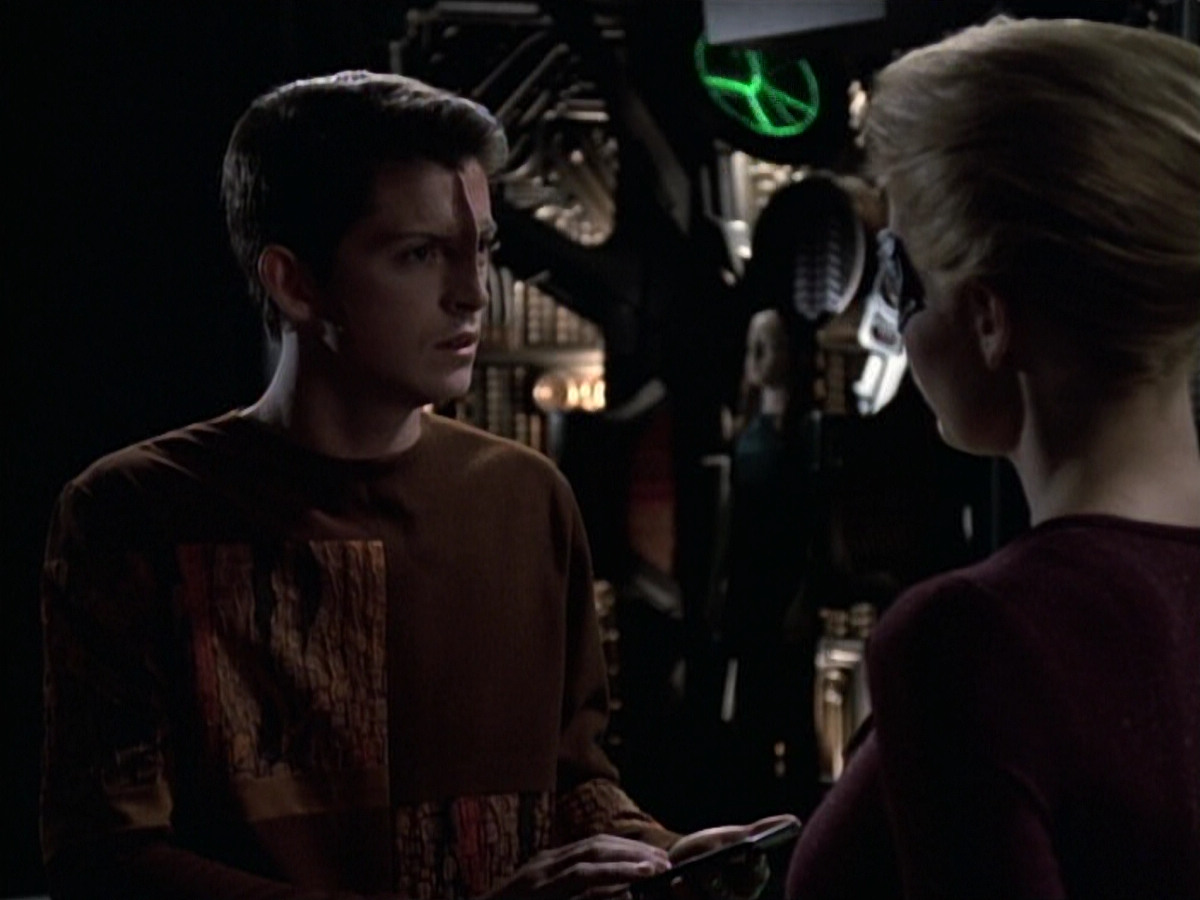 extant_StarTrek_VOY_6x19-ChildsPlay_00755.jpg