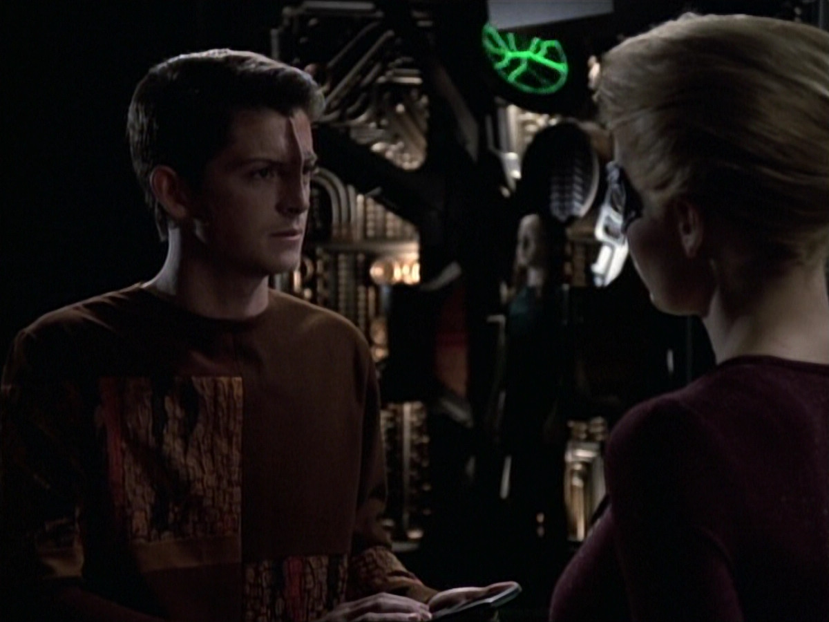 extant_StarTrek_VOY_6x19-ChildsPlay_00758.jpg