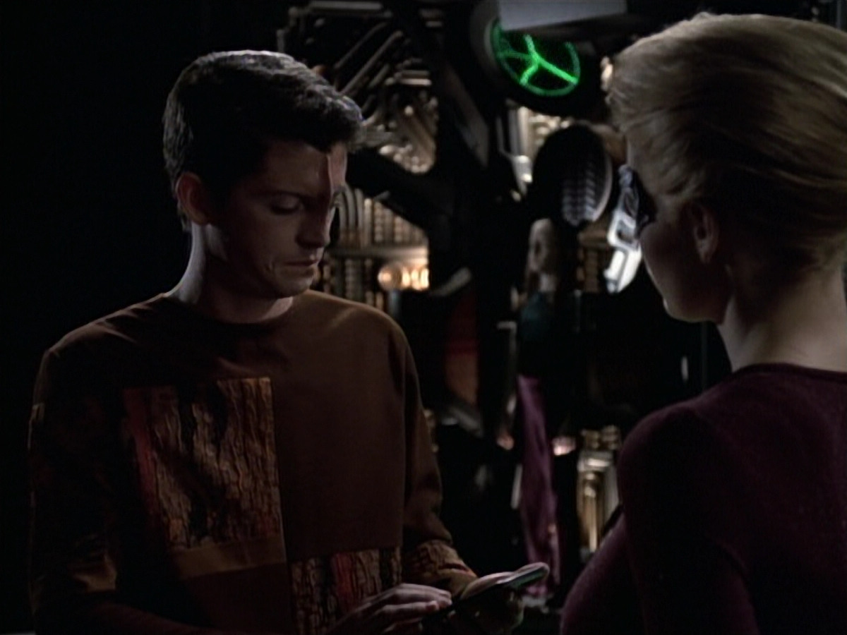 extant_StarTrek_VOY_6x19-ChildsPlay_00759.jpg