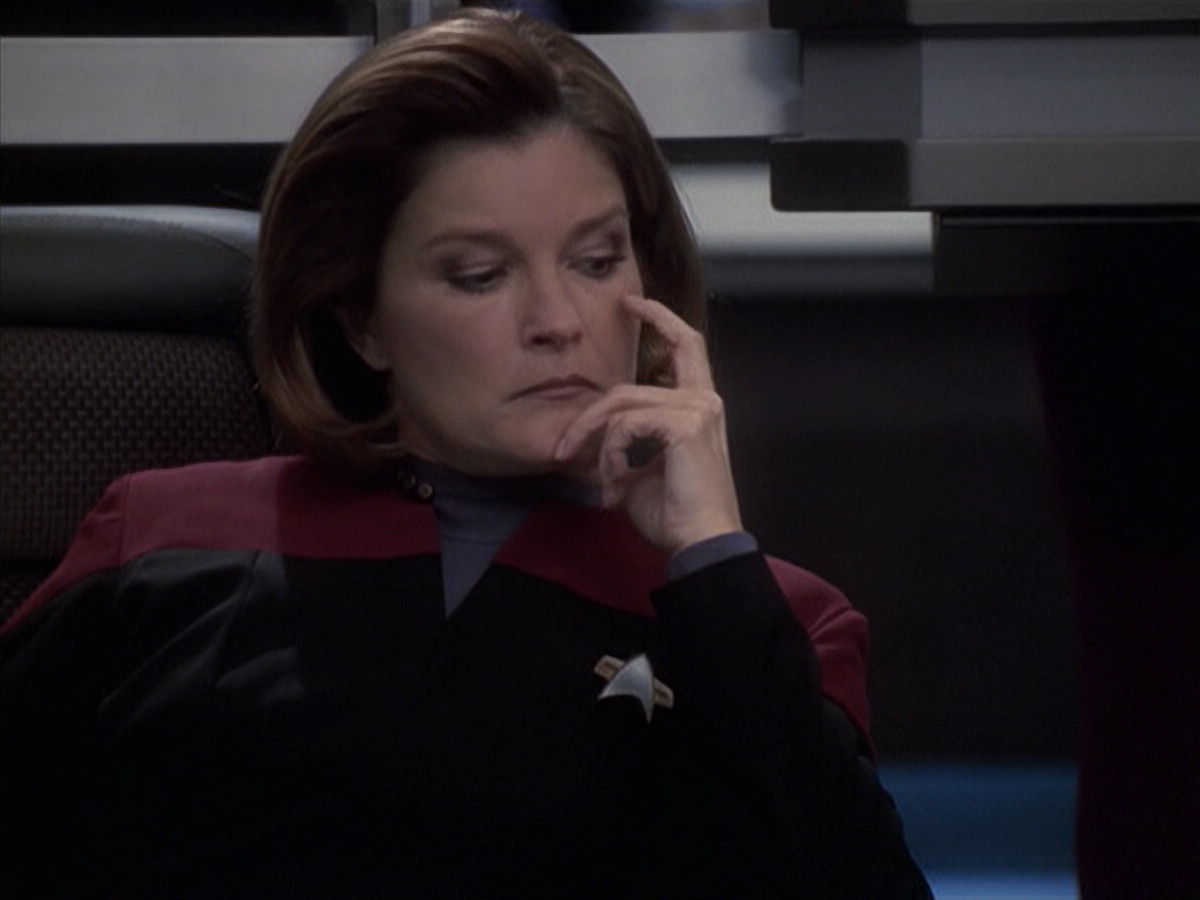 extant_StarTrek_VOY_6x19-ChildsPlay_00807.jpg