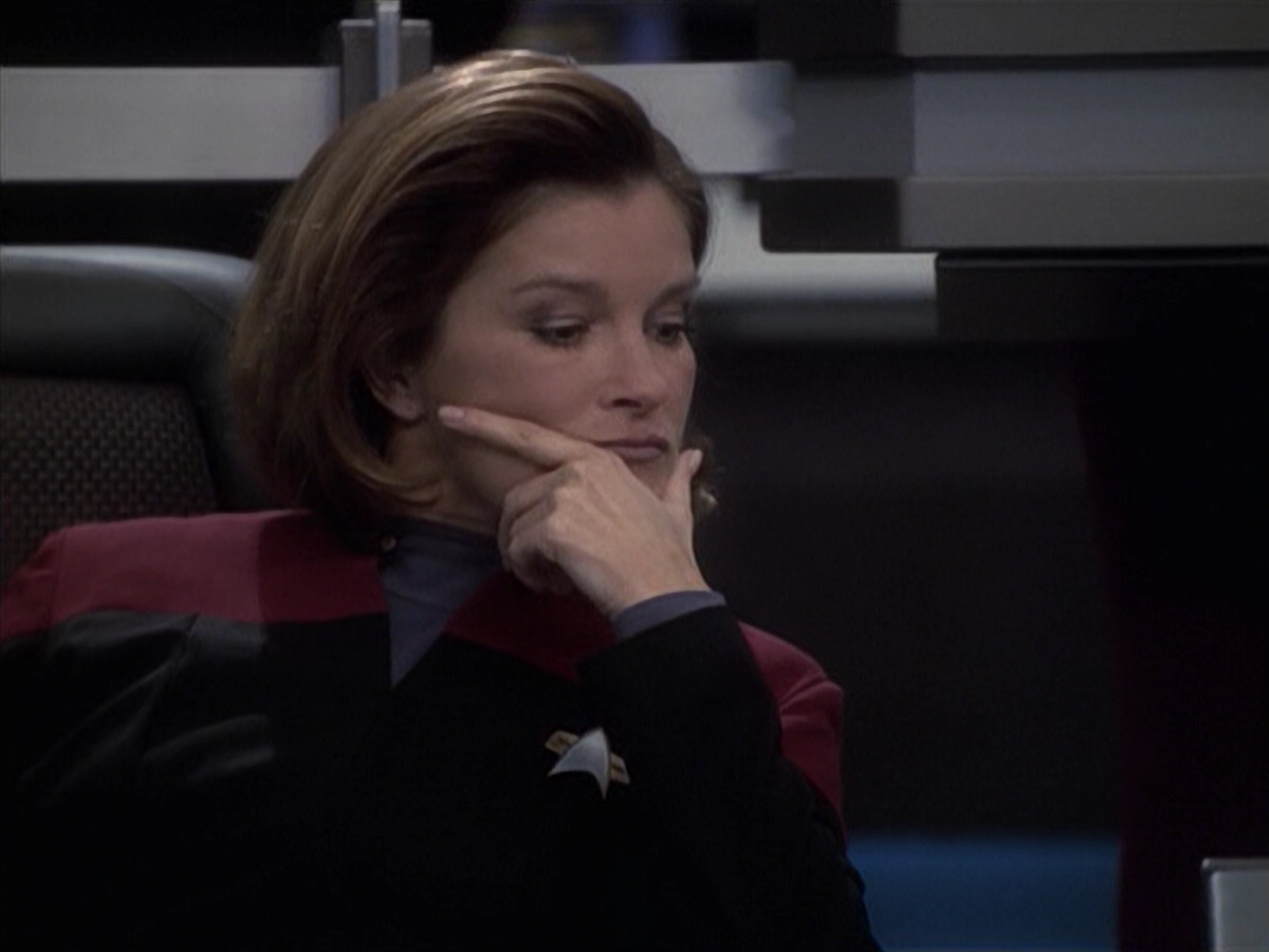 extant_StarTrek_VOY_6x19-ChildsPlay_00810.jpg