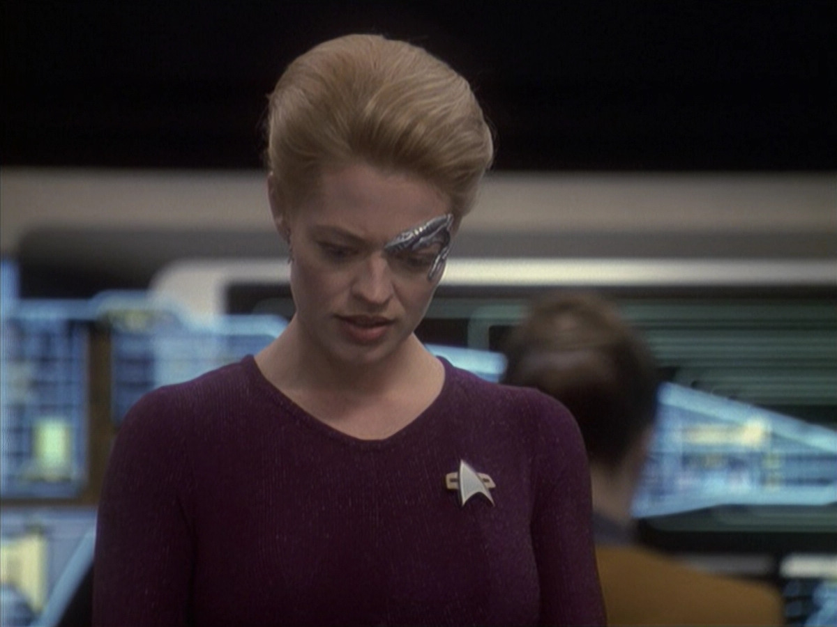 extant_StarTrek_VOY_6x19-ChildsPlay_00812.jpg