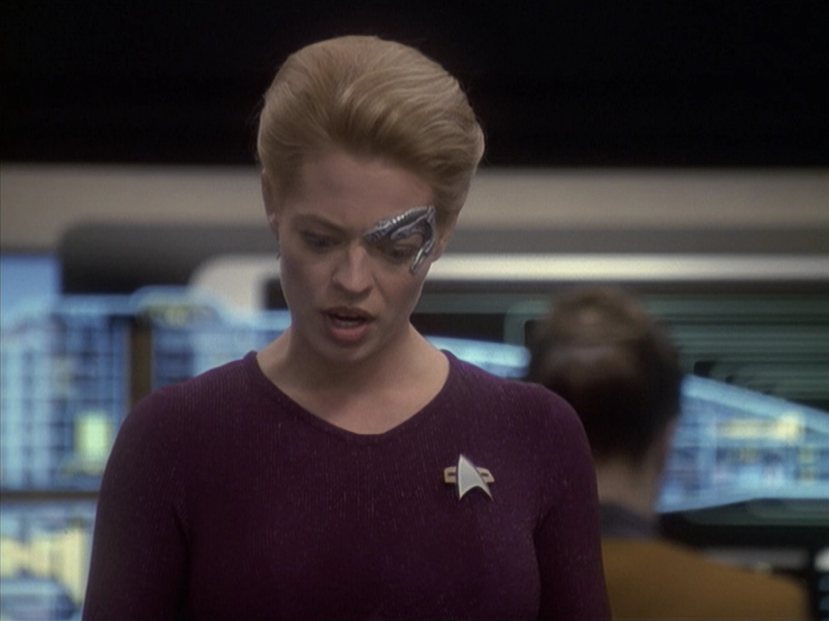 extant_StarTrek_VOY_6x19-ChildsPlay_00814.jpg