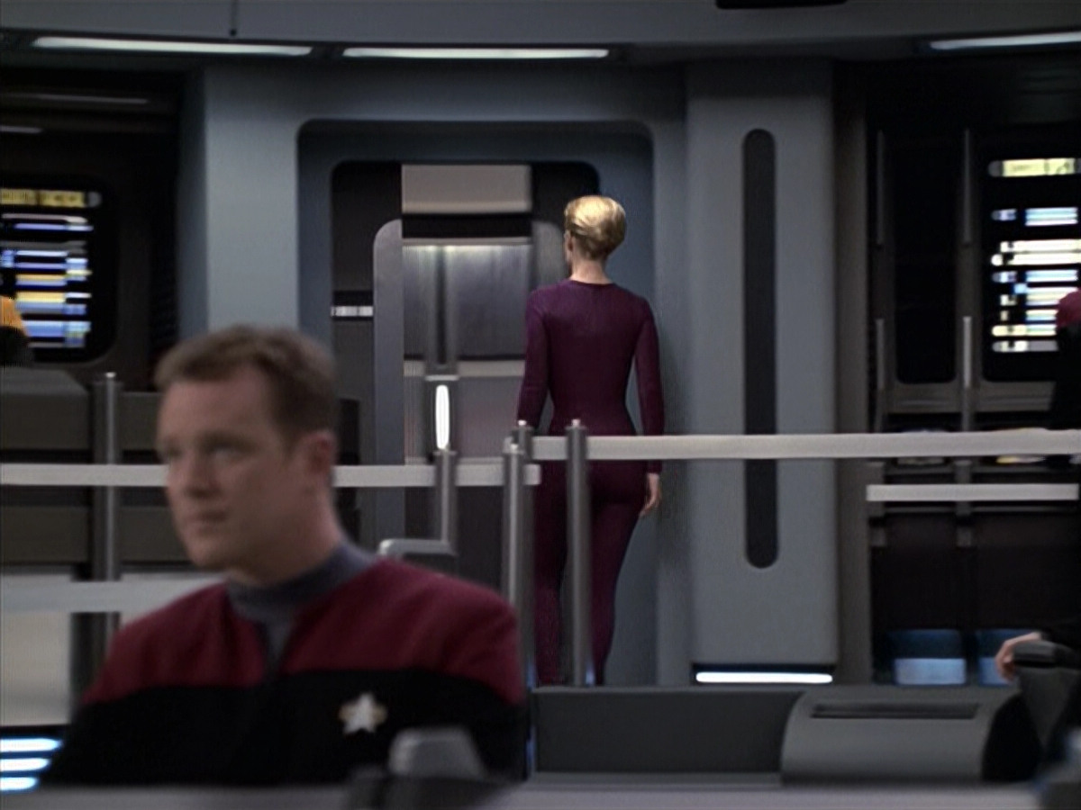 extant_StarTrek_VOY_6x19-ChildsPlay_00839.jpg