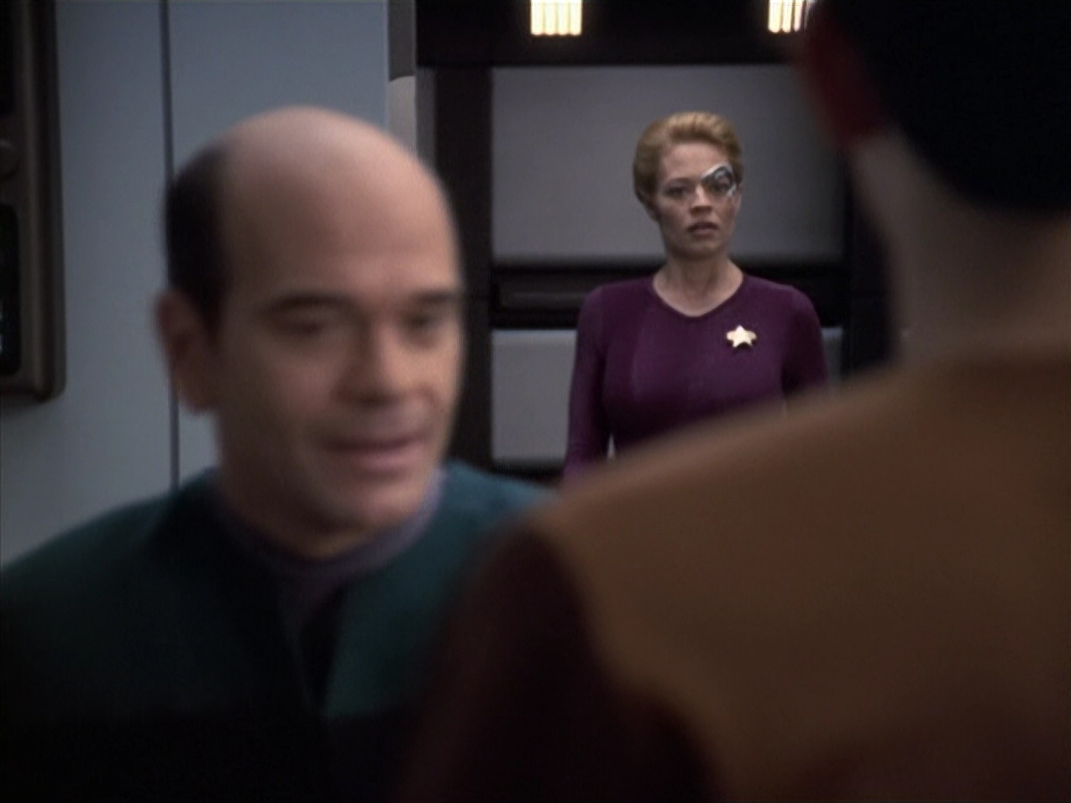 extant_StarTrek_VOY_6x19-ChildsPlay_00950.jpg