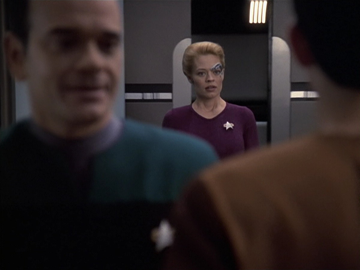 extant_StarTrek_VOY_6x19-ChildsPlay_00951.jpg