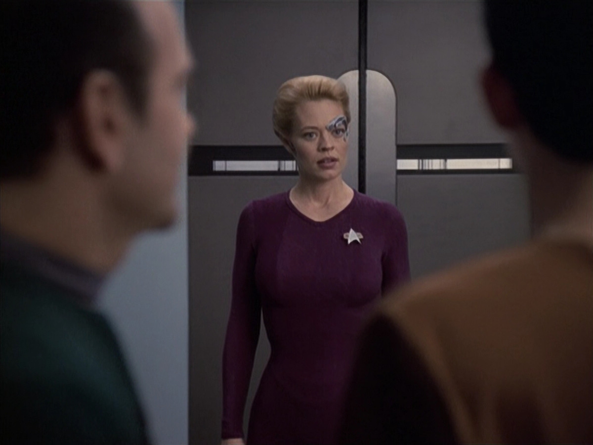 extant_StarTrek_VOY_6x19-ChildsPlay_00952.jpg