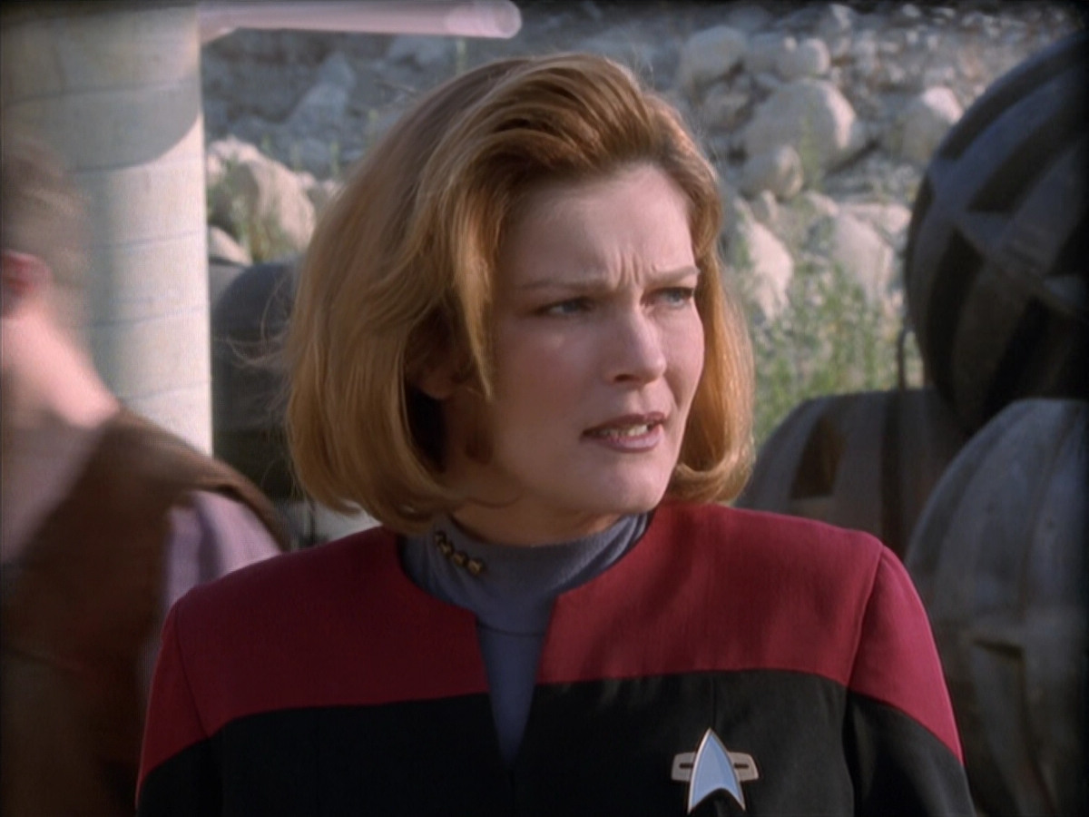 extant_StarTrek_VOY_6x19-ChildsPlay_01042.jpg
