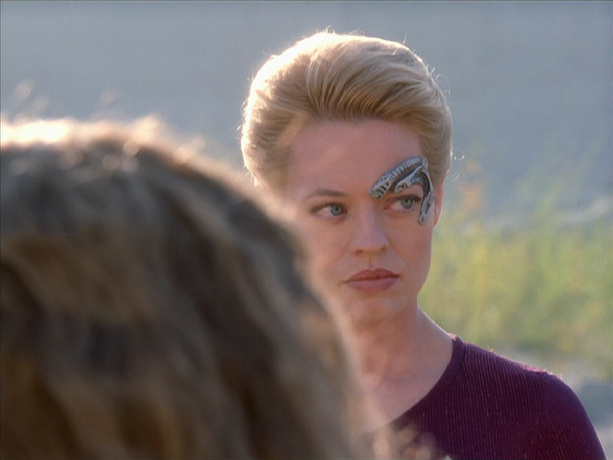 extant_StarTrek_VOY_6x19-ChildsPlay_01087.jpg
