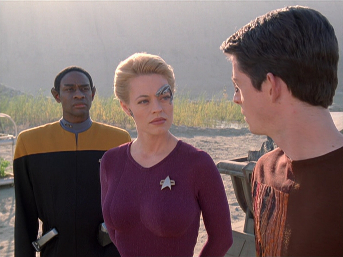 extant_StarTrek_VOY_6x19-ChildsPlay_01113.jpg