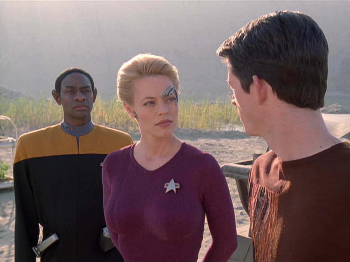 extant_StarTrek_VOY_6x19-ChildsPlay_01114.jpg