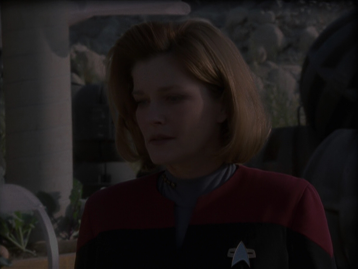 extant_StarTrek_VOY_6x19-ChildsPlay_01126.jpg