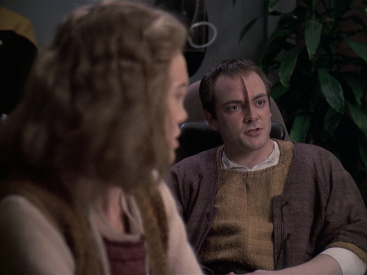 extant_StarTrek_VOY_6x19-ChildsPlay_01180.jpg