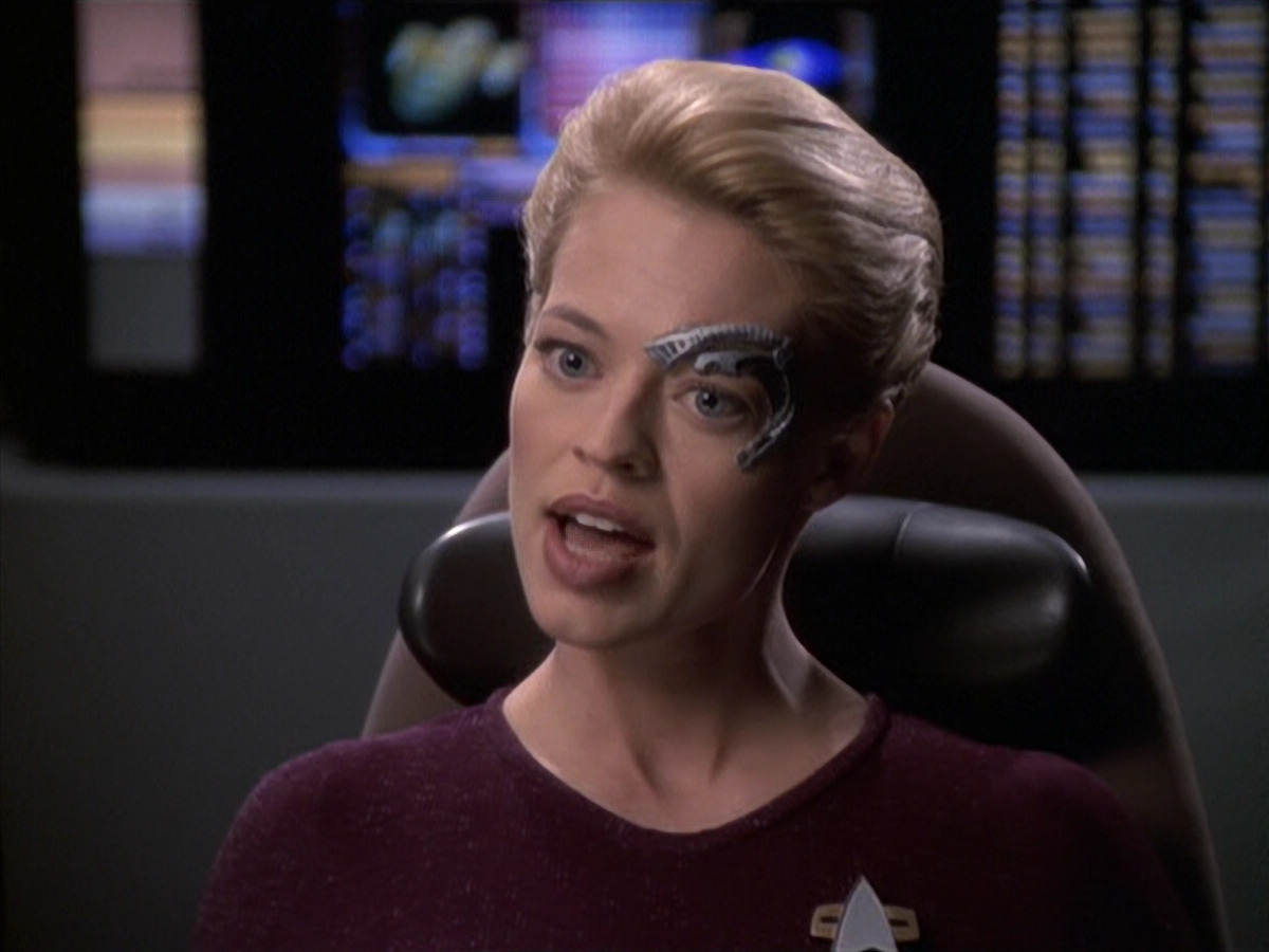 extant_StarTrek_VOY_6x19-ChildsPlay_01202.jpg