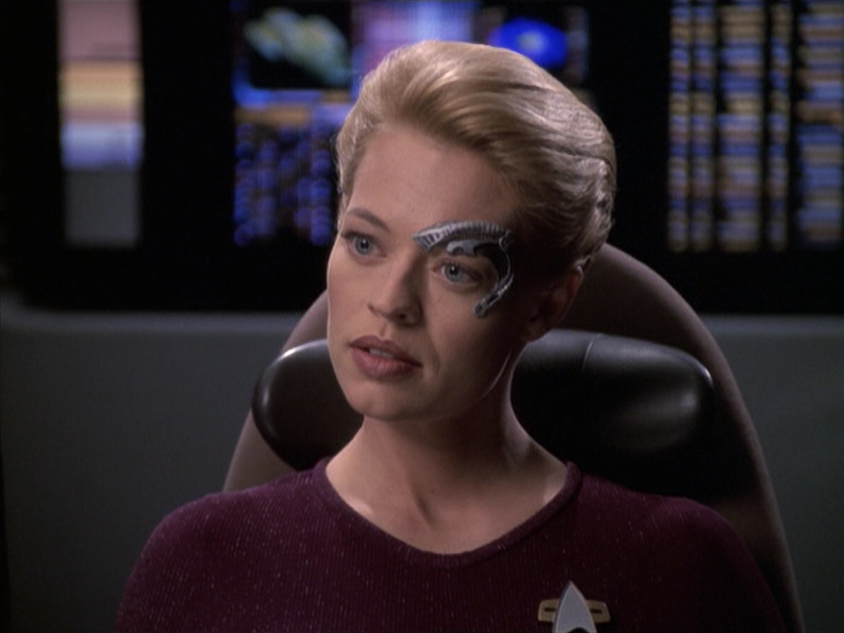 extant_StarTrek_VOY_6x19-ChildsPlay_01212.jpg