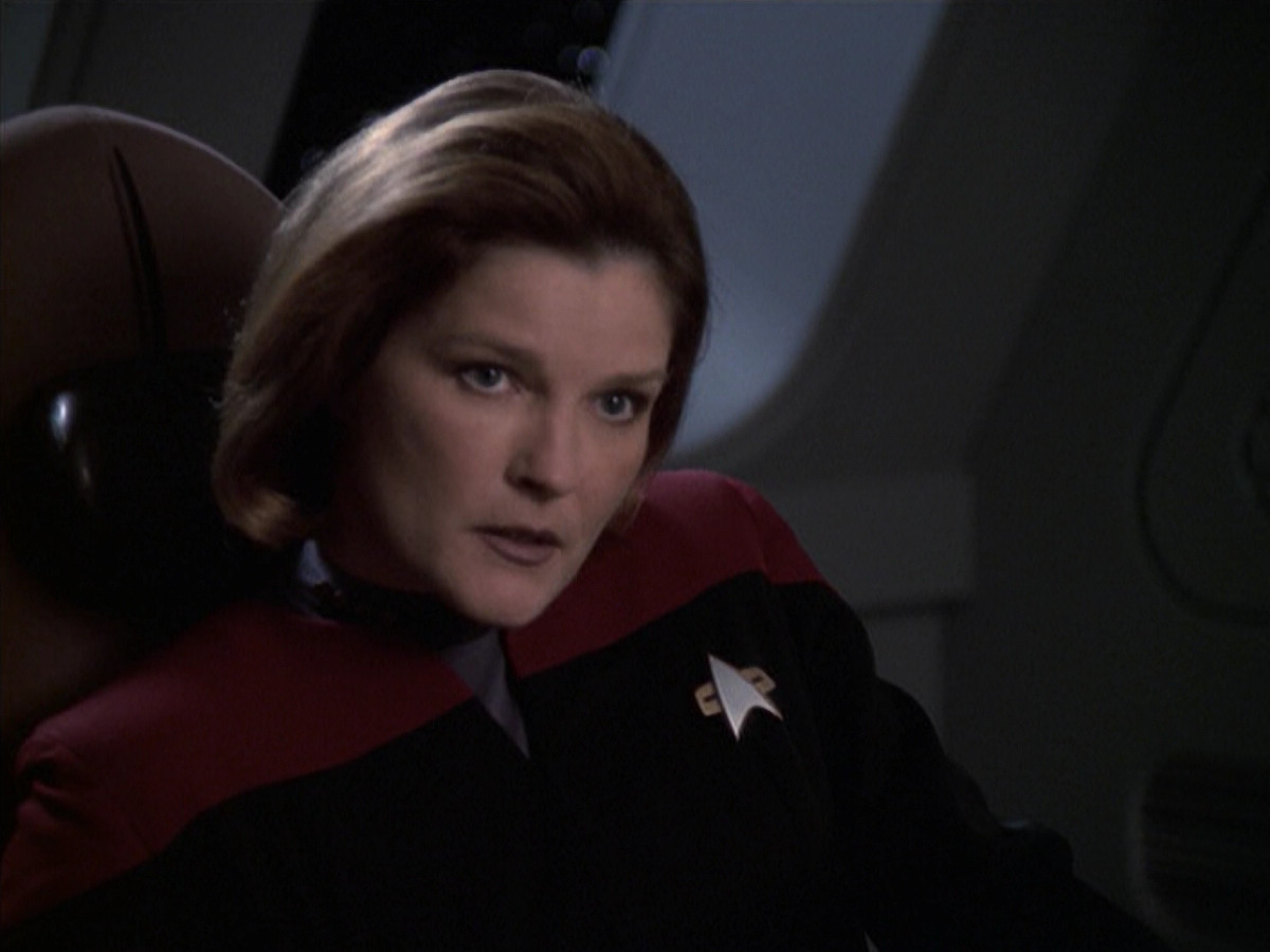 extant_StarTrek_VOY_6x19-ChildsPlay_01215.jpg