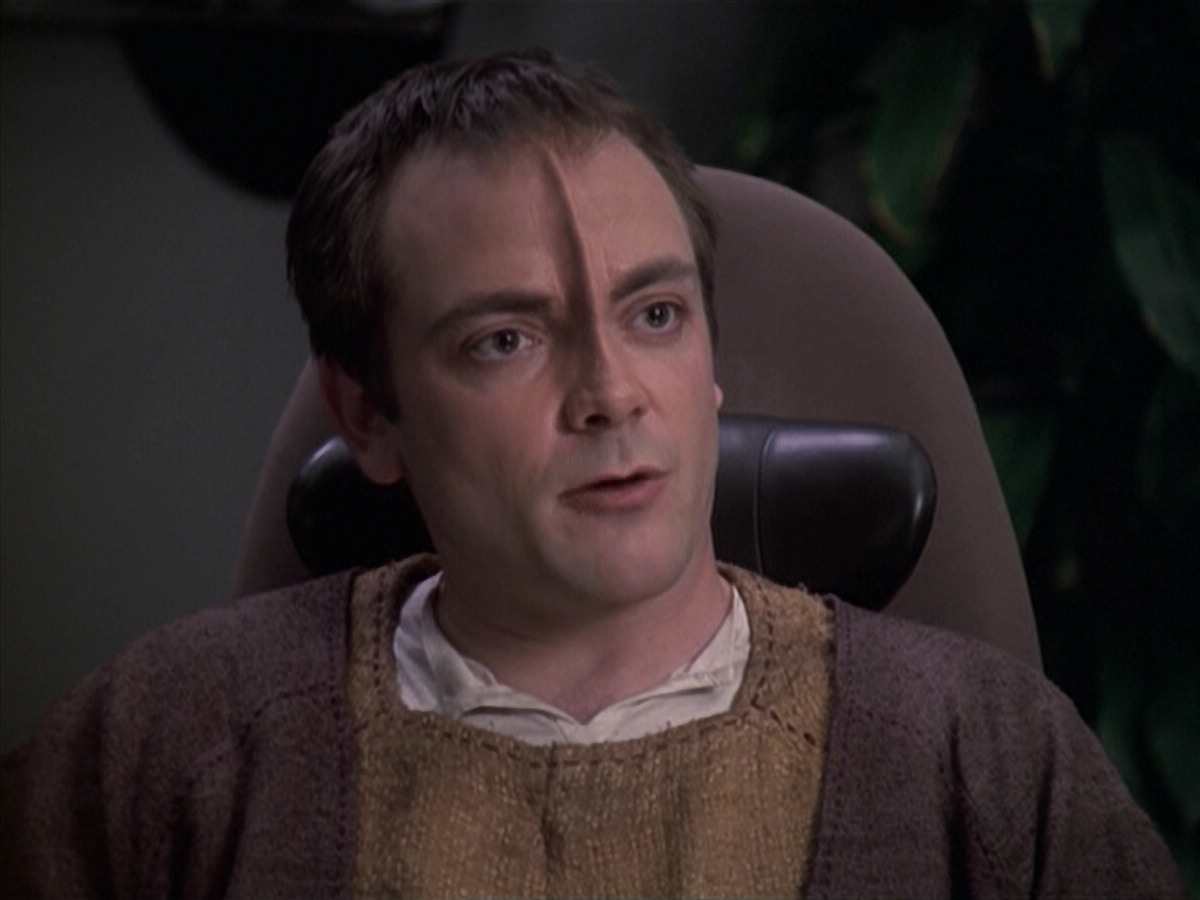 extant_StarTrek_VOY_6x19-ChildsPlay_01217.jpg