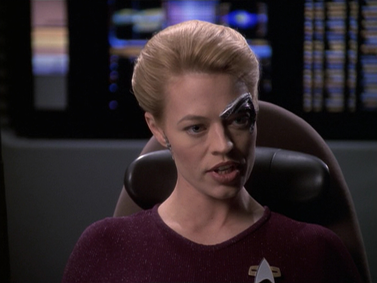 extant_StarTrek_VOY_6x19-ChildsPlay_01236.jpg