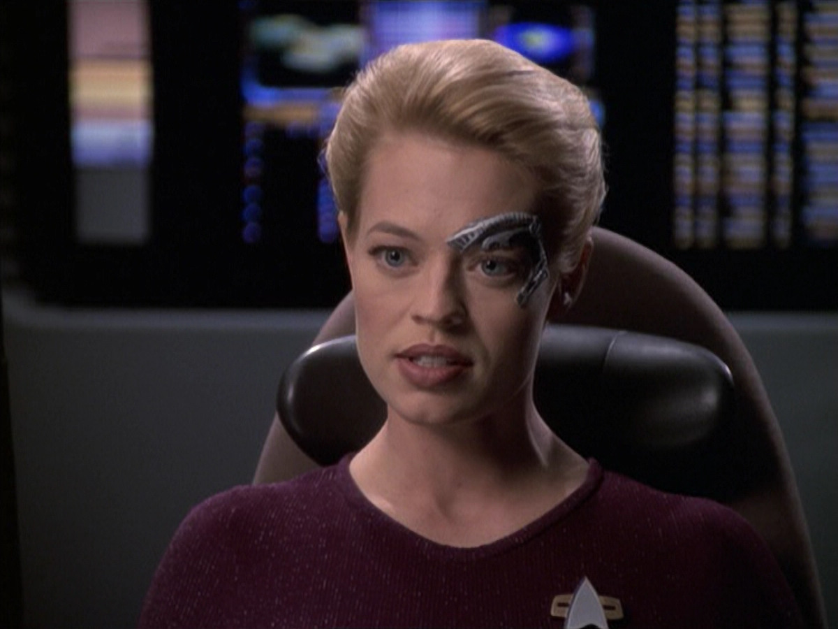 extant_StarTrek_VOY_6x19-ChildsPlay_01237.jpg