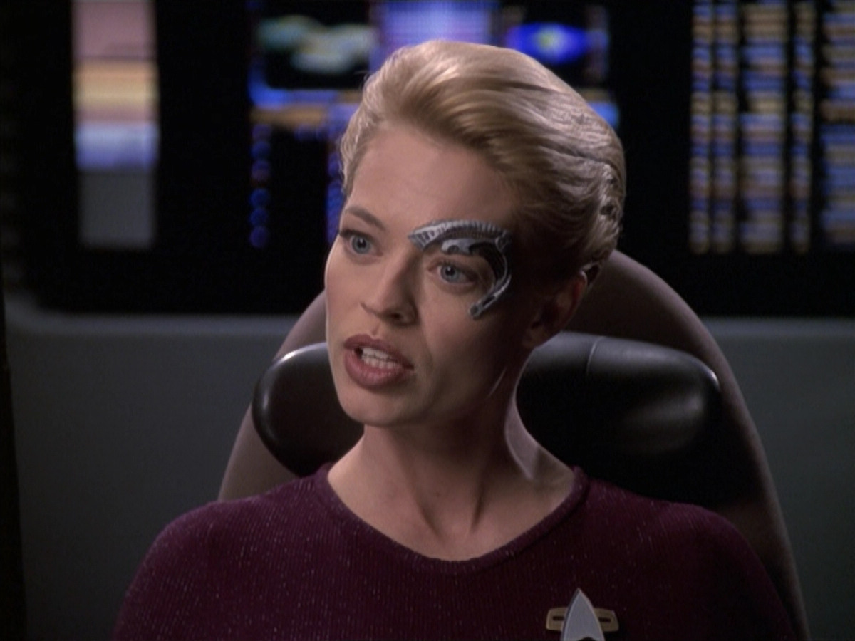 extant_StarTrek_VOY_6x19-ChildsPlay_01251.jpg