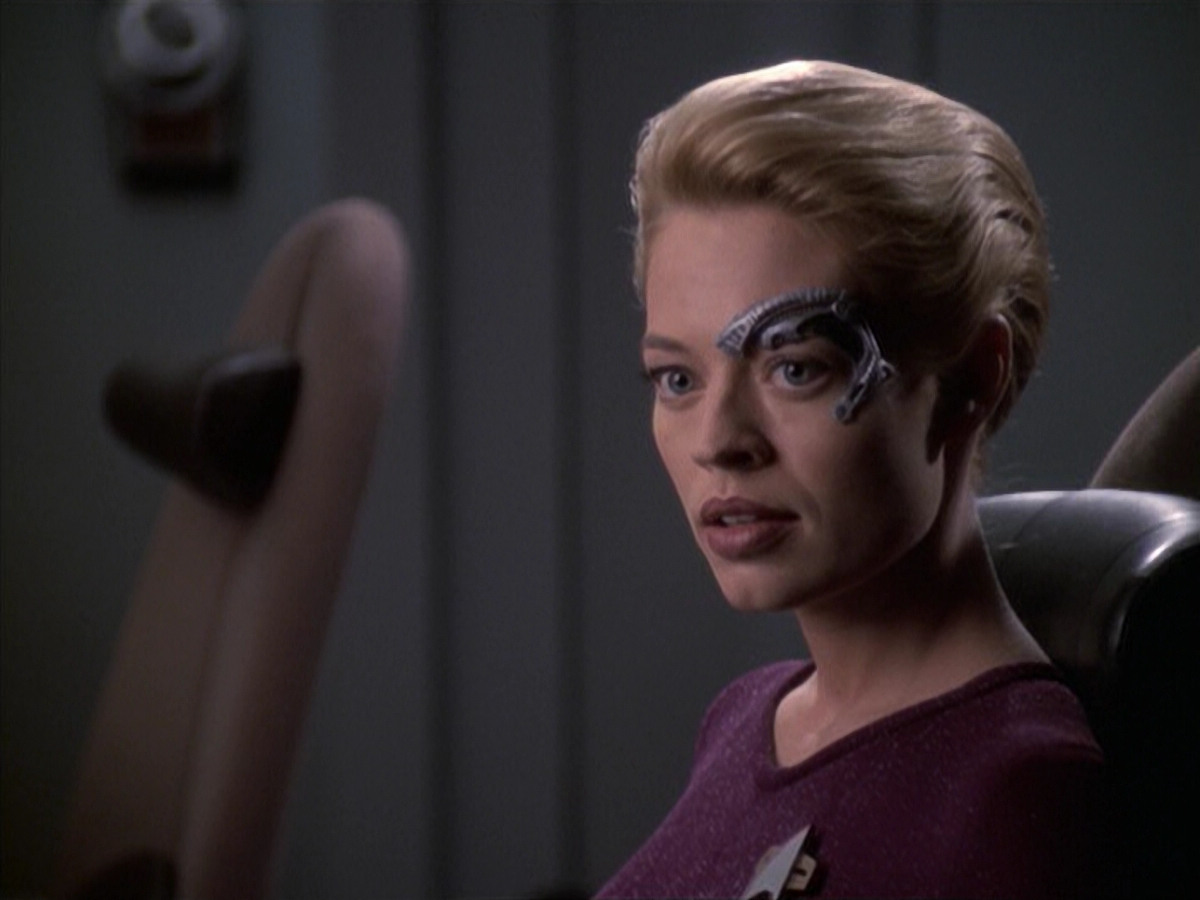 extant_StarTrek_VOY_6x19-ChildsPlay_01254.jpg
