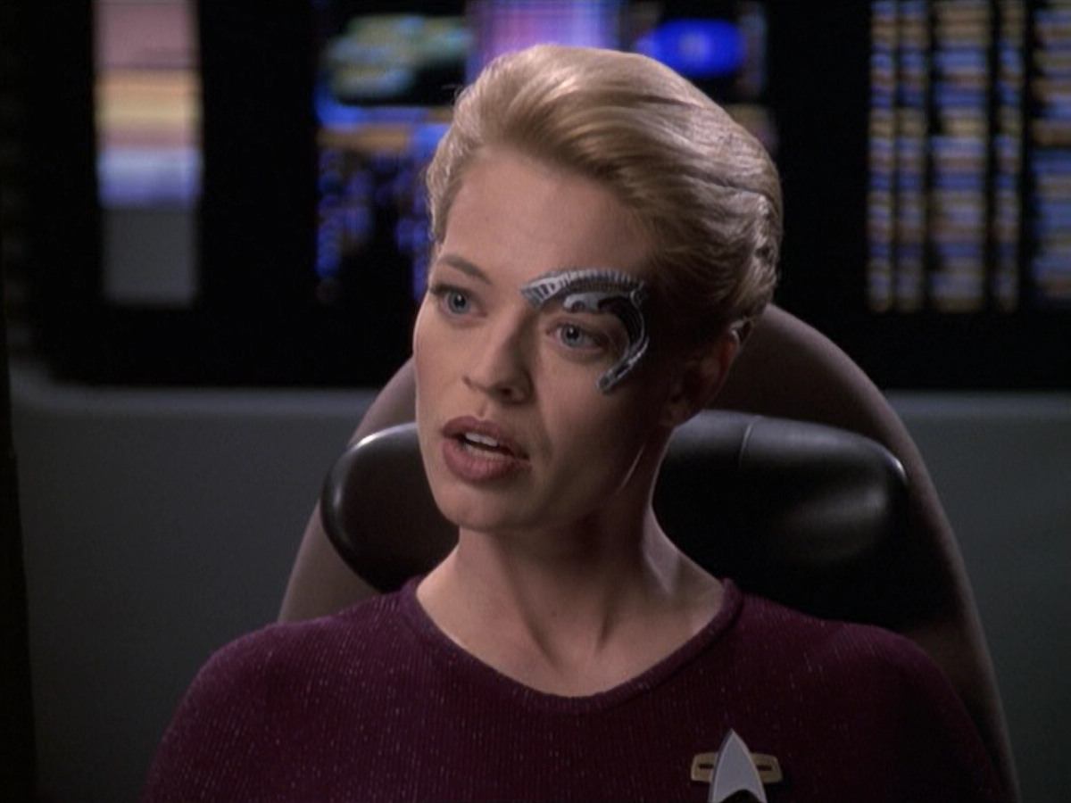 extant_StarTrek_VOY_6x19-ChildsPlay_01270.jpg