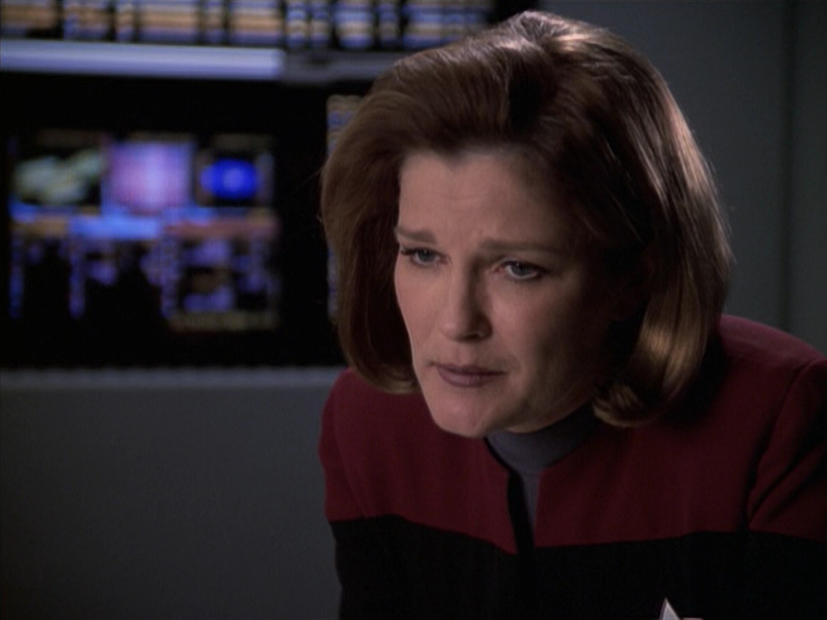 extant_StarTrek_VOY_6x19-ChildsPlay_01308.jpg