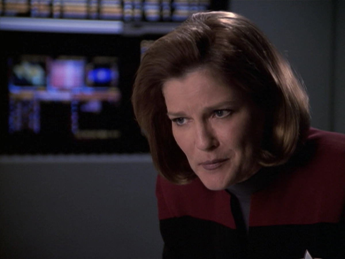 extant_StarTrek_VOY_6x19-ChildsPlay_01327.jpg