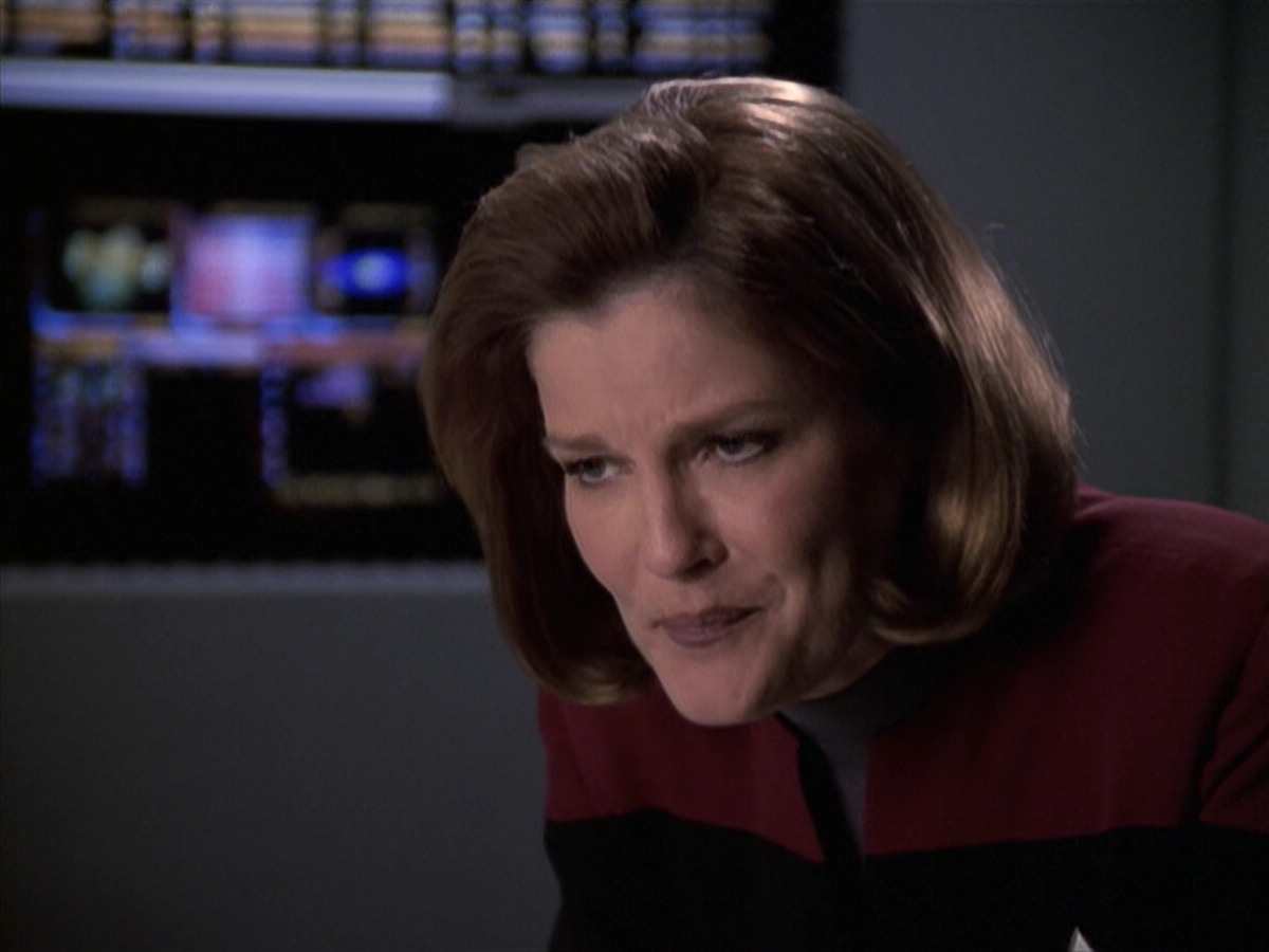 extant_StarTrek_VOY_6x19-ChildsPlay_01328.jpg