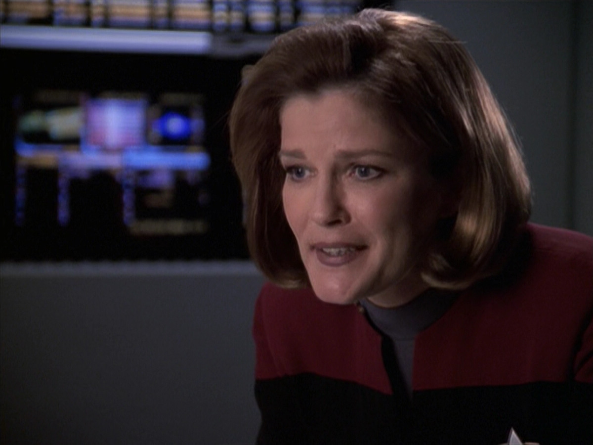 extant_StarTrek_VOY_6x19-ChildsPlay_01331.jpg