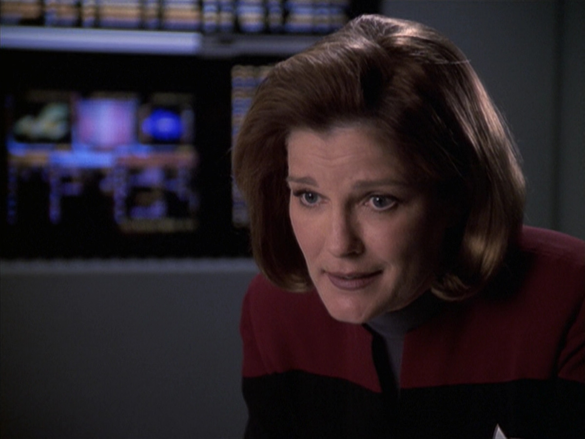 extant_StarTrek_VOY_6x19-ChildsPlay_01335.jpg