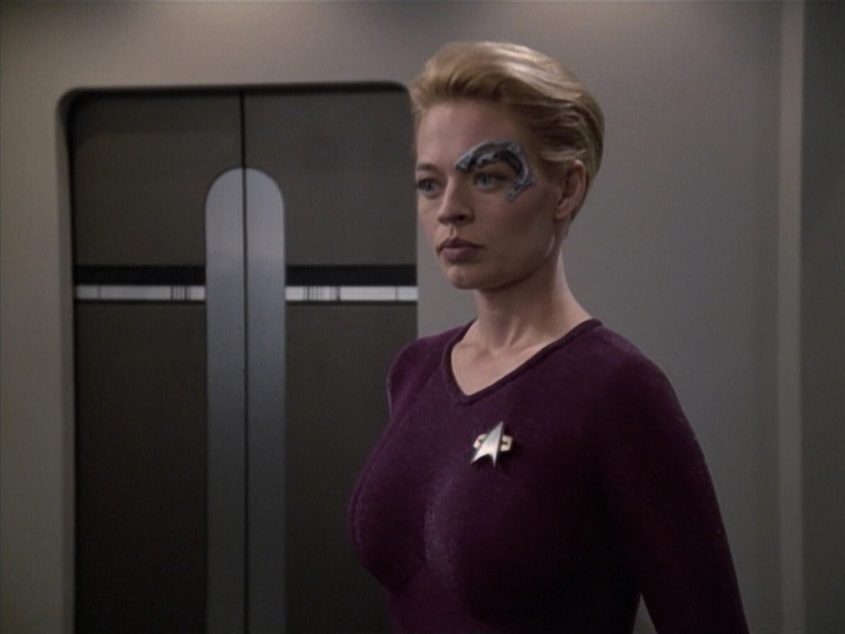 extant_StarTrek_VOY_6x19-ChildsPlay_01344.jpg