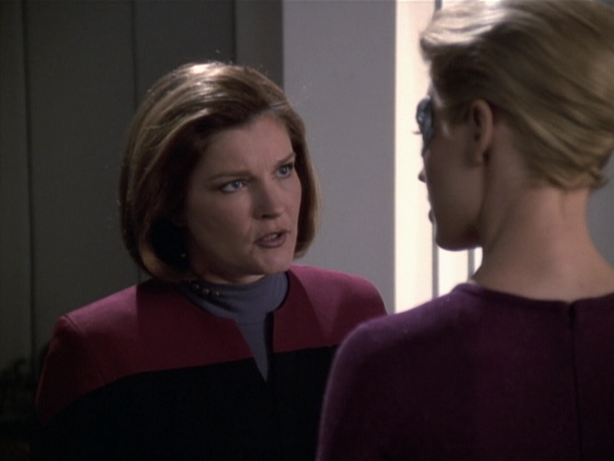 extant_StarTrek_VOY_6x19-ChildsPlay_01359.jpg