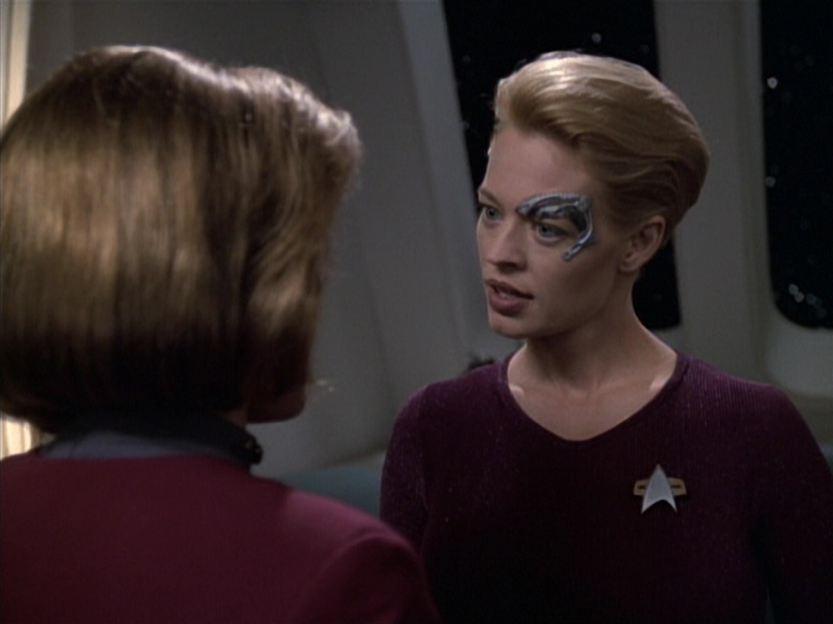 extant_StarTrek_VOY_6x19-ChildsPlay_01363.jpg