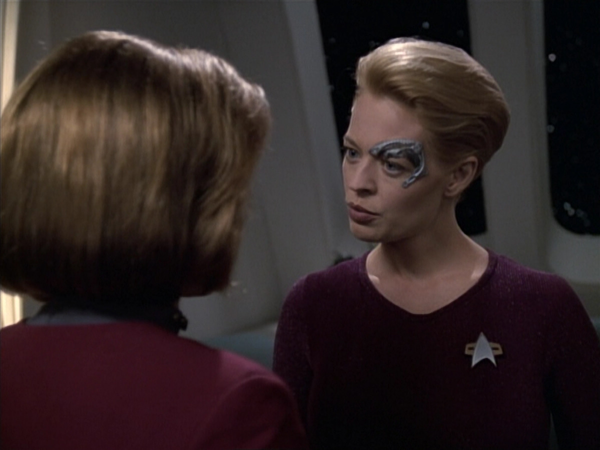 extant_StarTrek_VOY_6x19-ChildsPlay_01373.jpg