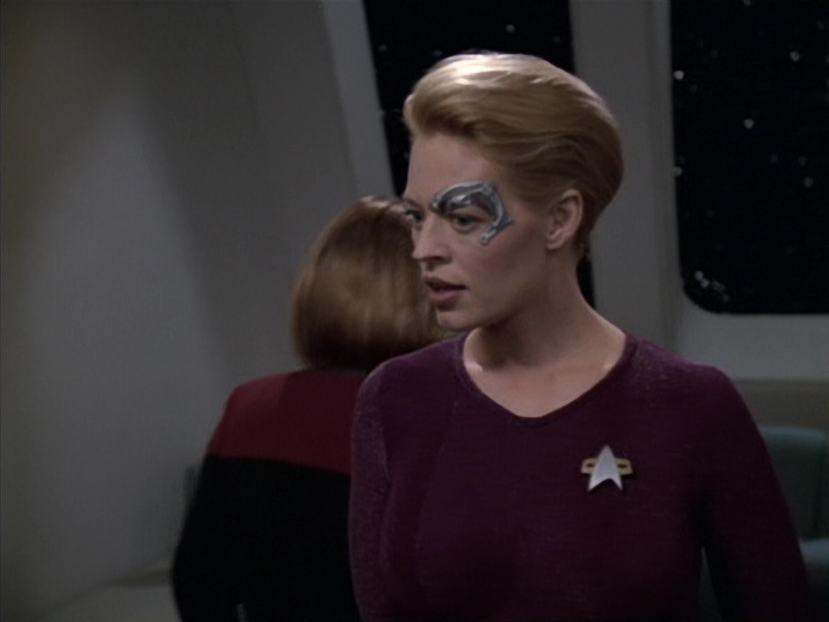 extant_StarTrek_VOY_6x19-ChildsPlay_01383.jpg