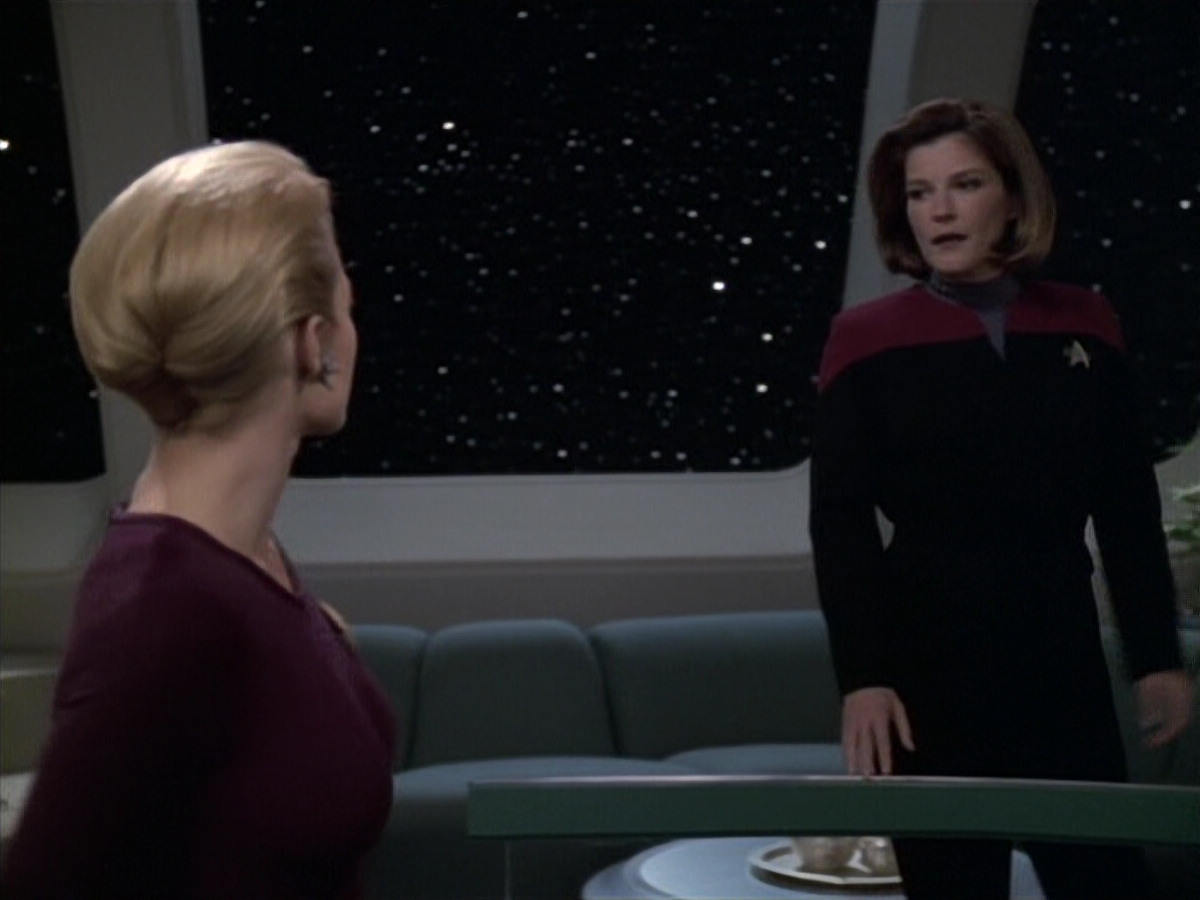 extant_StarTrek_VOY_6x19-ChildsPlay_01387.jpg