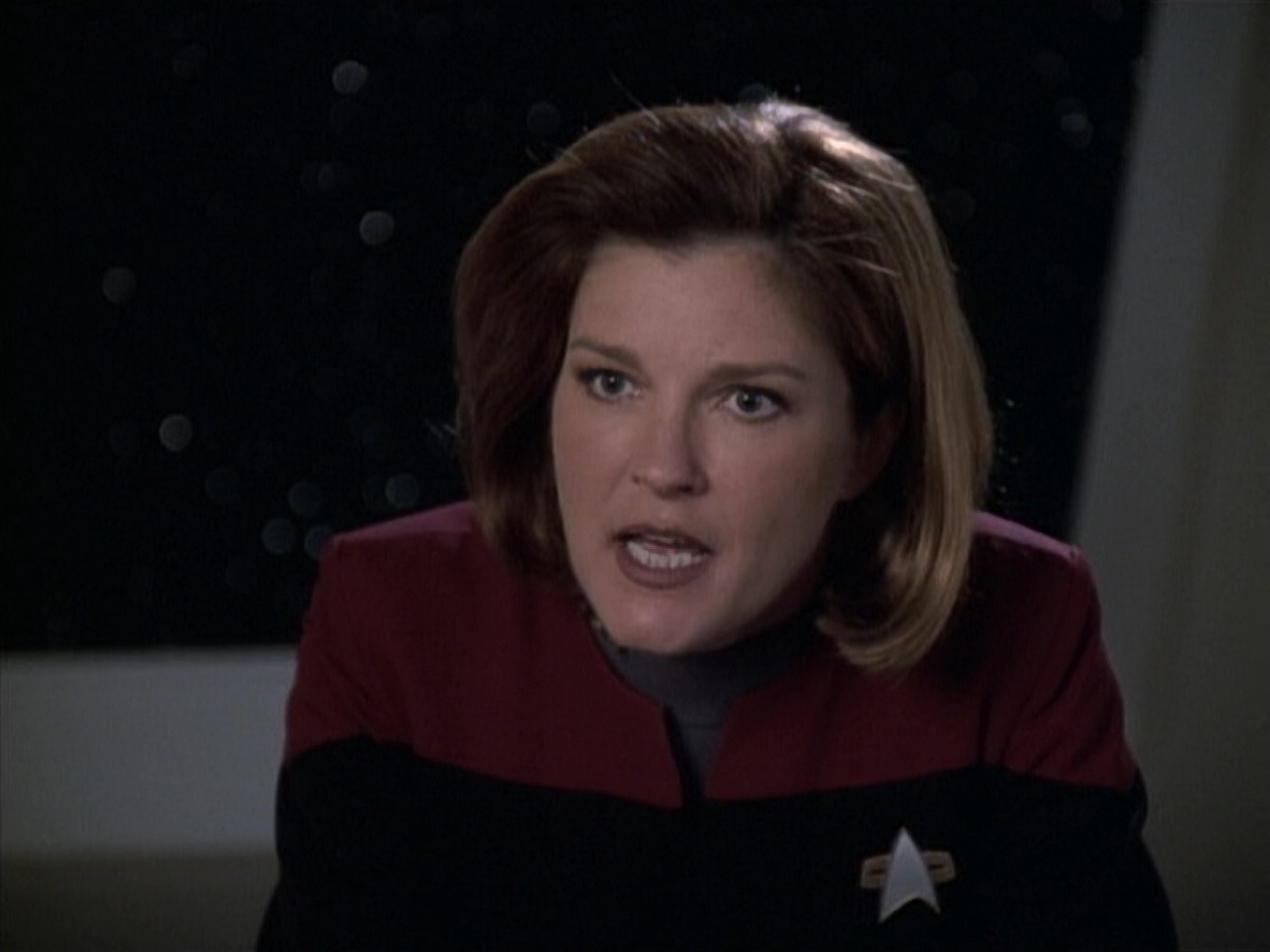 extant_StarTrek_VOY_6x19-ChildsPlay_01402.jpg