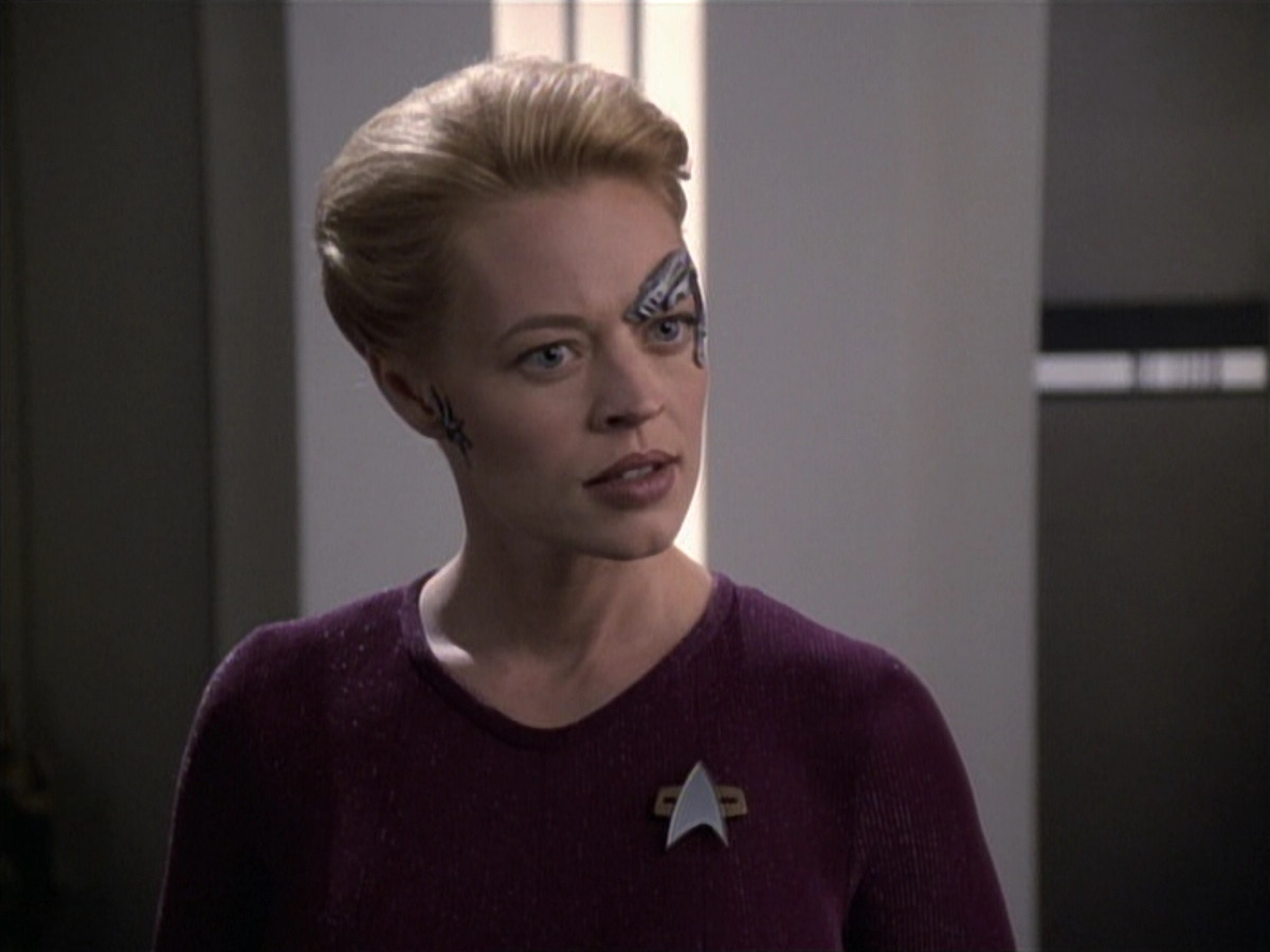 extant_StarTrek_VOY_6x19-ChildsPlay_01404.jpg
