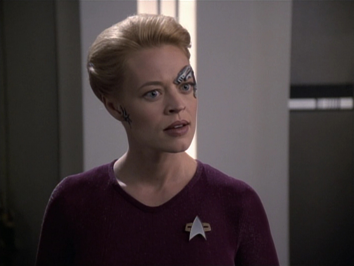 extant_StarTrek_VOY_6x19-ChildsPlay_01405.jpg