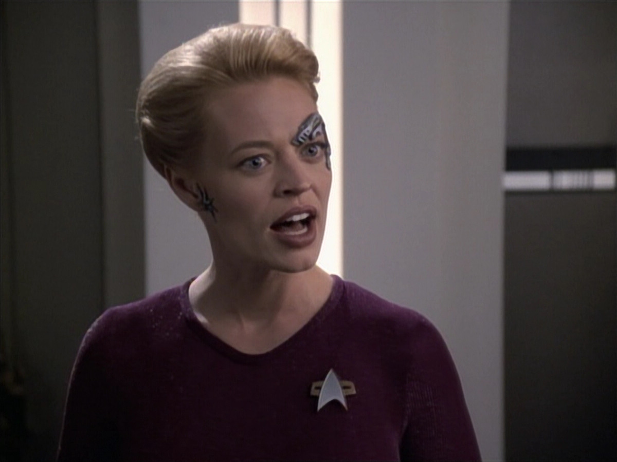 extant_StarTrek_VOY_6x19-ChildsPlay_01407.jpg