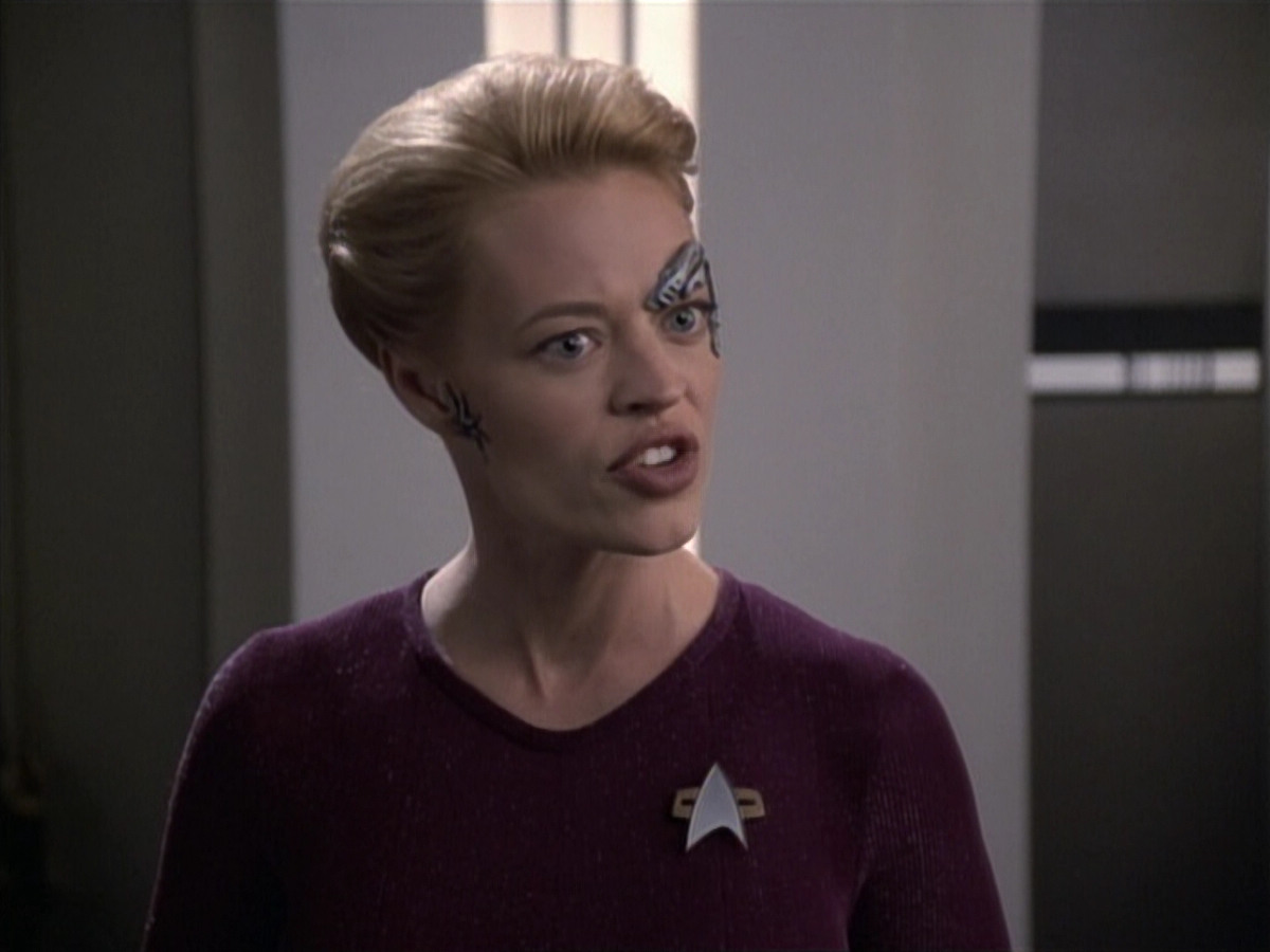 extant_StarTrek_VOY_6x19-ChildsPlay_01409.jpg