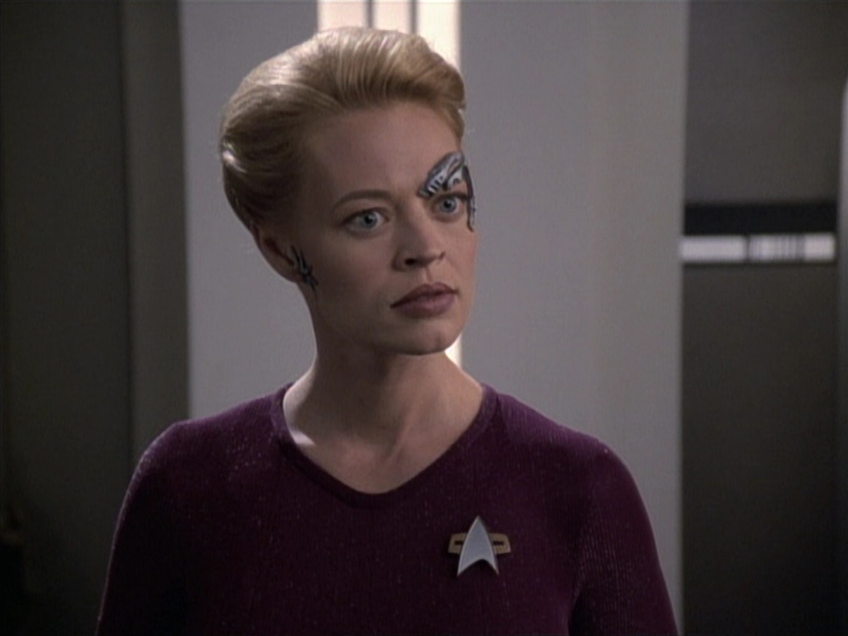 extant_StarTrek_VOY_6x19-ChildsPlay_01419.jpg